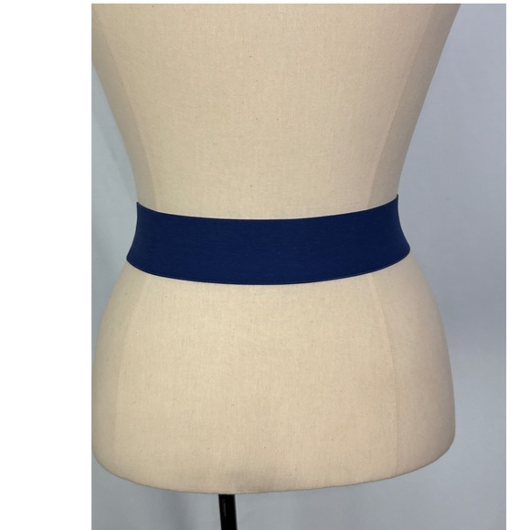 Vintage 1985 Pearl Blue Elastic Cinch Belt Gold Swirl Buckle Medium 26-28 Waist - Picture 3 of 12